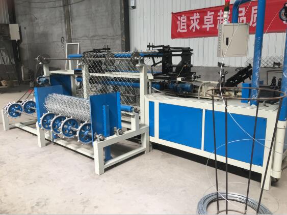 automatic chain link fence making machine in workshop
