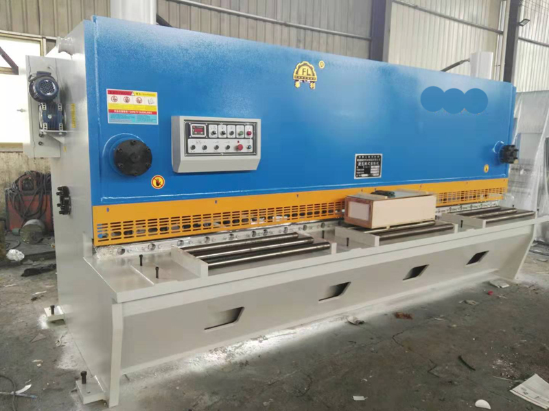 automatic metal cutting machine